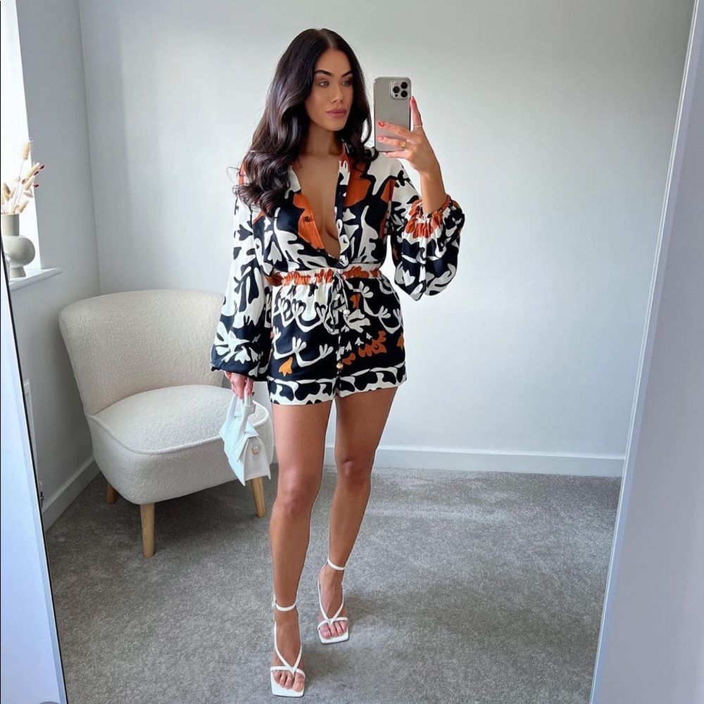 ZARA PRINT SHORTS - Picture 3 of 5